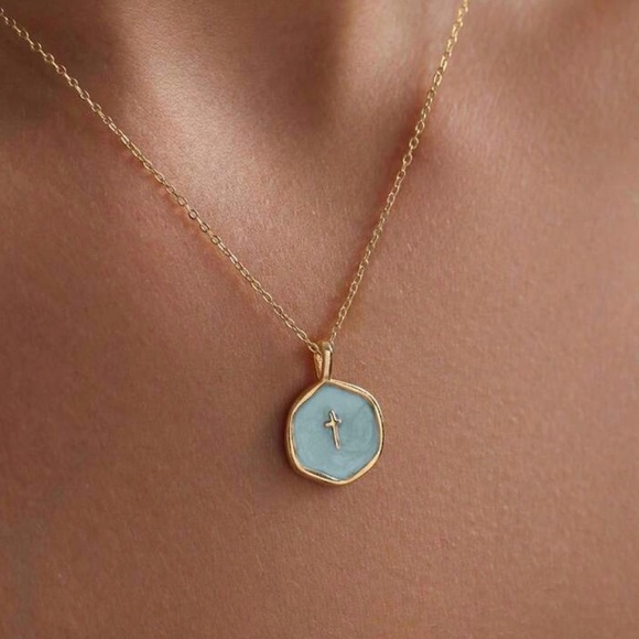 Fashion Gold and stunning Blue Cross Pendant Necklace NWOT - Picture 2 of 8